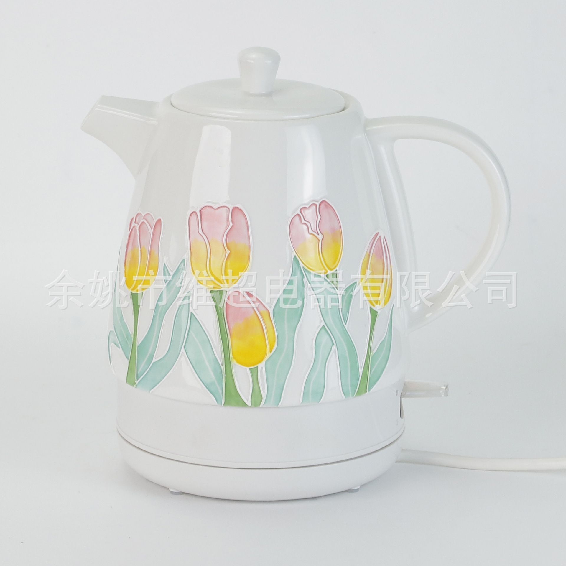 흰색 바탕에 튤립