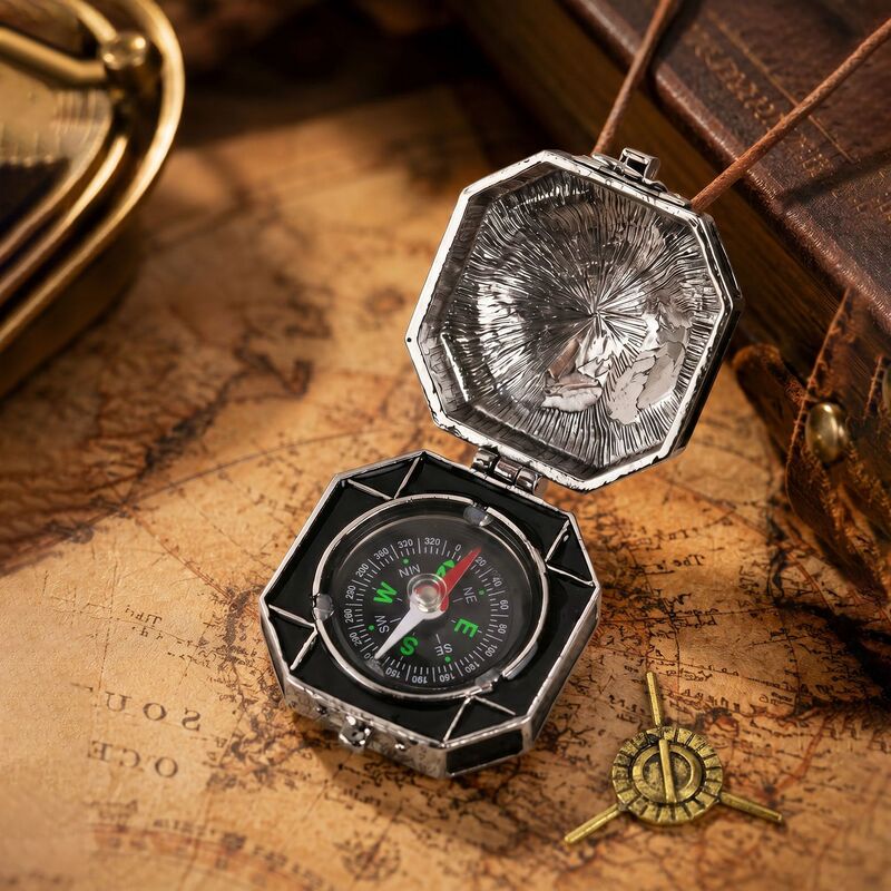 Personalized, Practical, and Creative Pirates of the Caribbean Jack Sparrow Compass Necklace, Factory Direct Sale