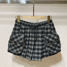深圳南油2025冬女装XRJ7Q01B松紧腰复古格子工装裙裤短裤S250981