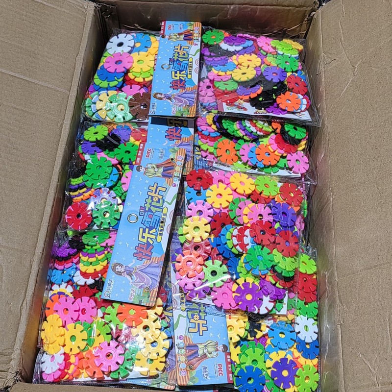 Enlightenment Tower Thin Snowflake Building Blocks DIY Toys Wholesale Assembled Tools Interest in Assembled Gift Institutions Supermarket