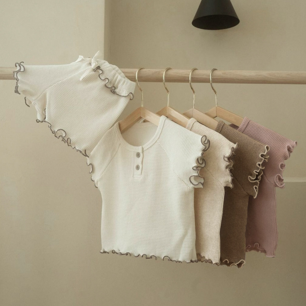 Girls Short-Sleeved Suit Summer Pure Color Waffle Wavy Hem Short-Sleeved T-Shirt + Shorts Home Wear Two-Piece Set