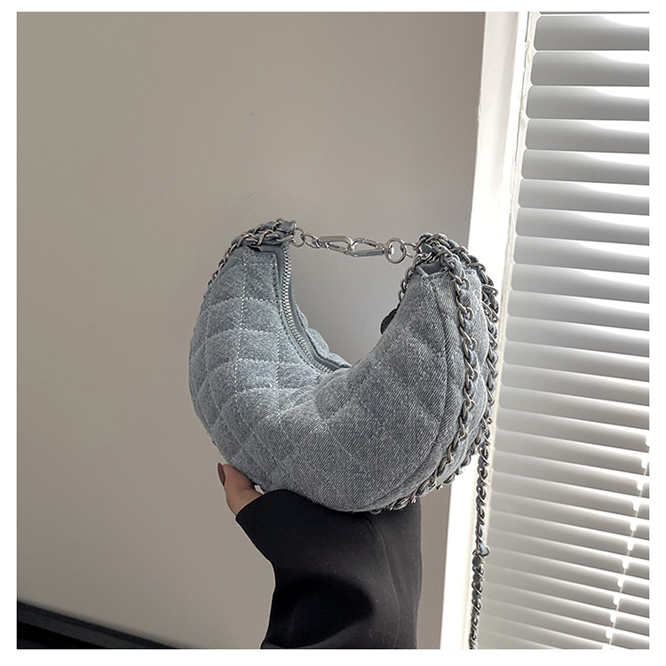 Women's Crossbody Bag With Diamond Chain And Denim Crescent Design_voghion.com