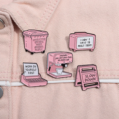 Personalized pink-themed girl badge small accessories creative storage box coffee machine-shaped English letter brooch