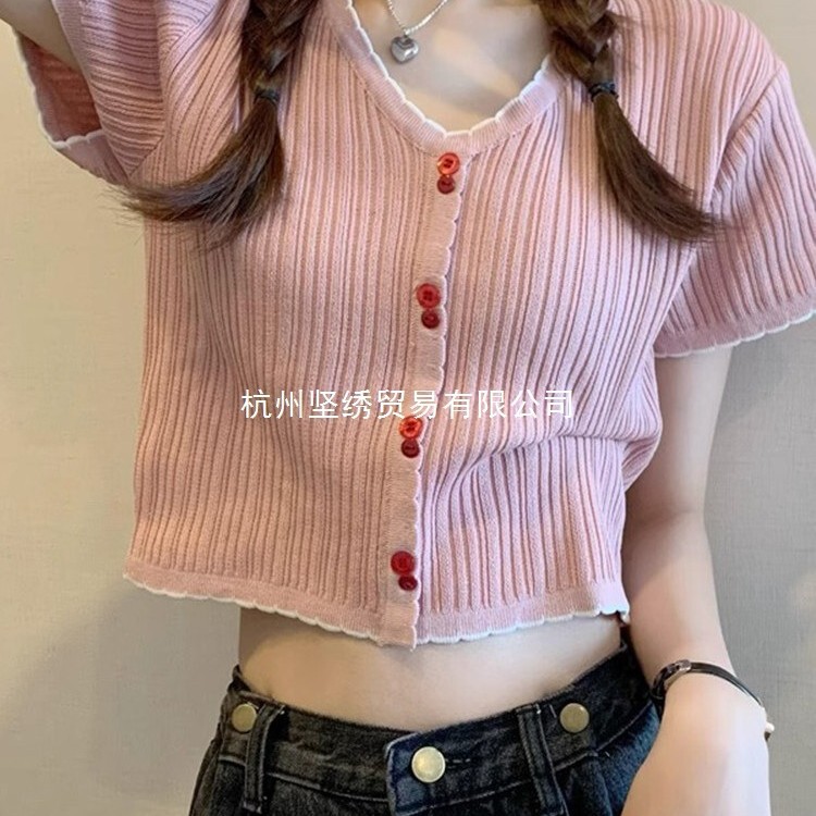 Short top with exposed midriff, stylish striped design, high-waisted, sweet and girly summer design, ice silk knitted short-sleeve T-shirt Short top with exposed midriff, stylish striped design, high-waisted, sweet and girly summer design, ice silk knitted short-sleeve T-shirt