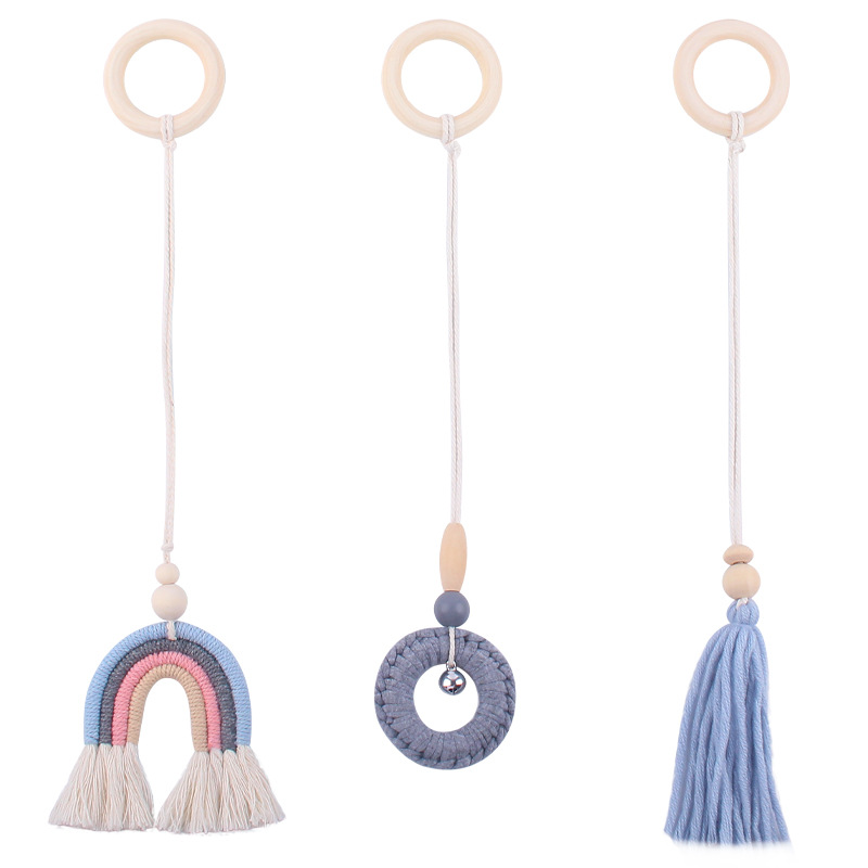 Suministros para bebés de dibujos animados Arco Iris colgante de tres piezas de los niños de educación temprana hecha a mano tejida sonajero juguete Decoración