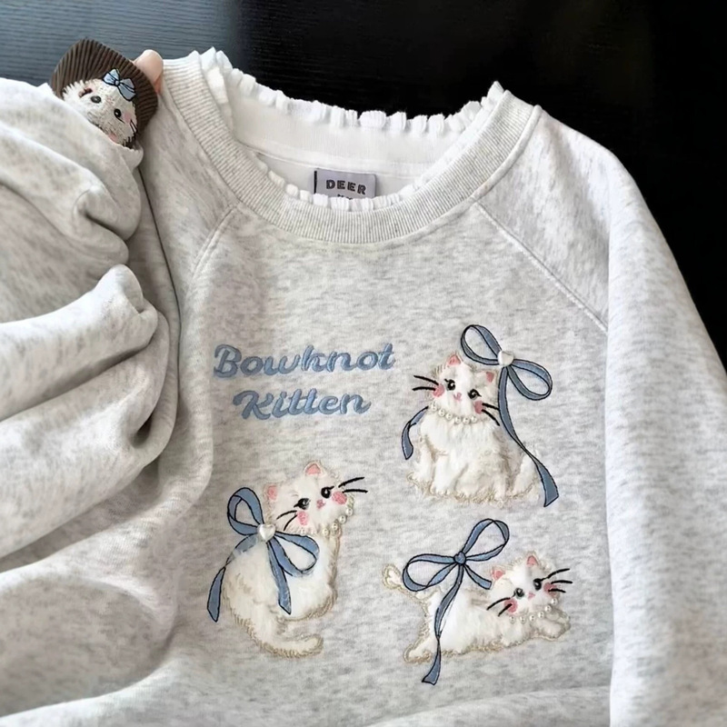 Korean-style cute cat embroidered beaded round-neck sweatshirt for women, new autumn and winter loose long-sleeve youthful ins top