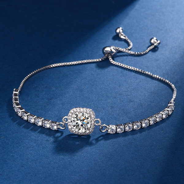 新款经典款方包圆包四叶草手链可调节镶钻锆石女小众设计百搭手饰