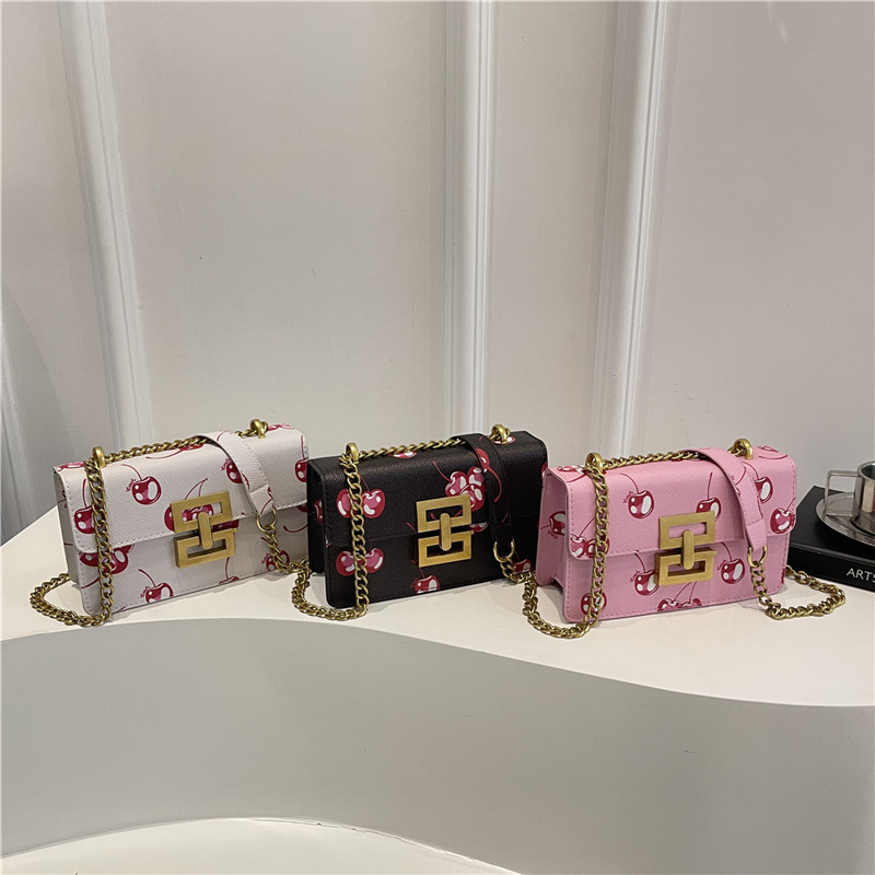 Qadın çiynində çanta, universal crossbody model 2025