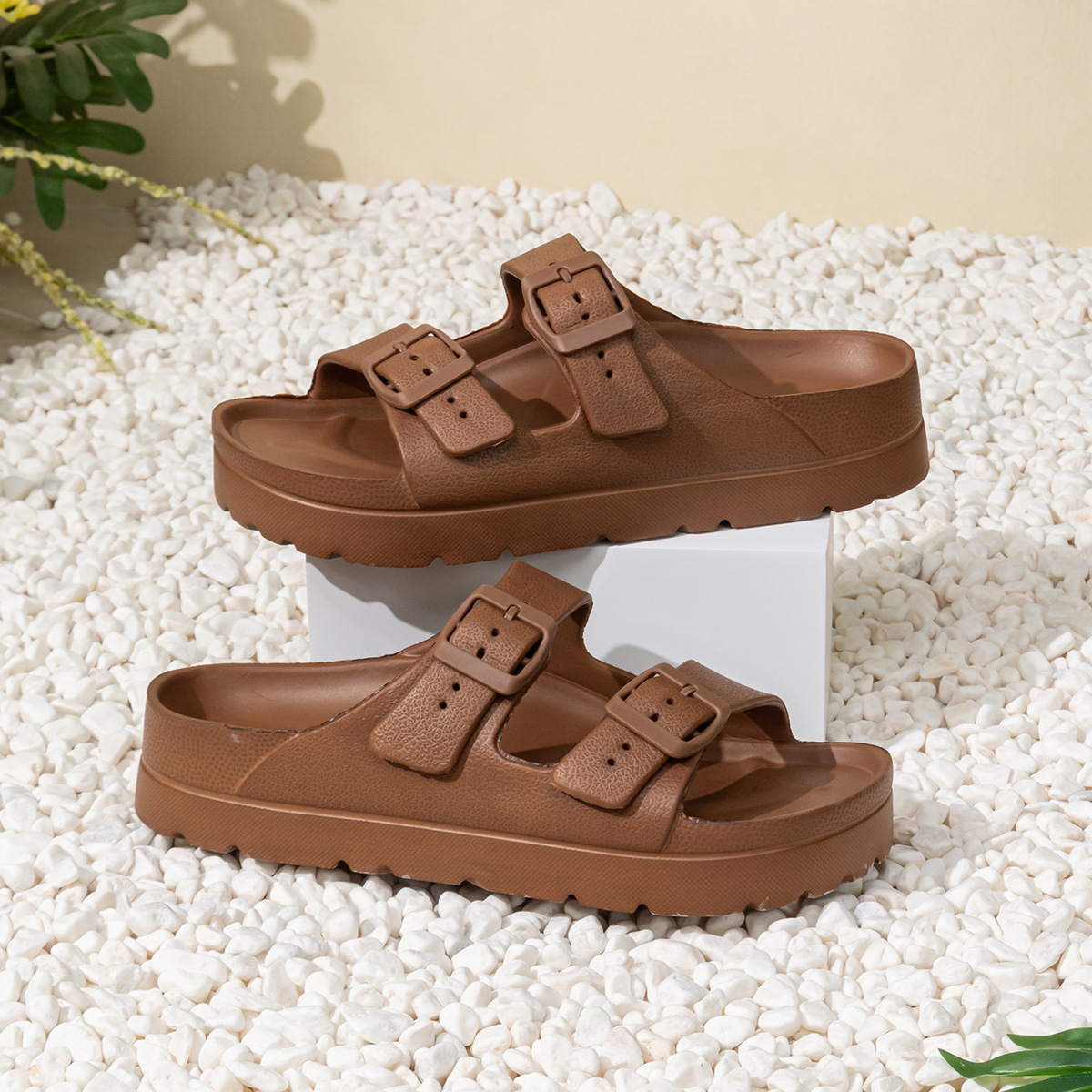 Nuevas zapatillas eva multicolores, sandalias de plataforma para mujer, antideslizantes de todo fósforo, cómodas sandalias y zapatillas de playa con hebilla ajustable