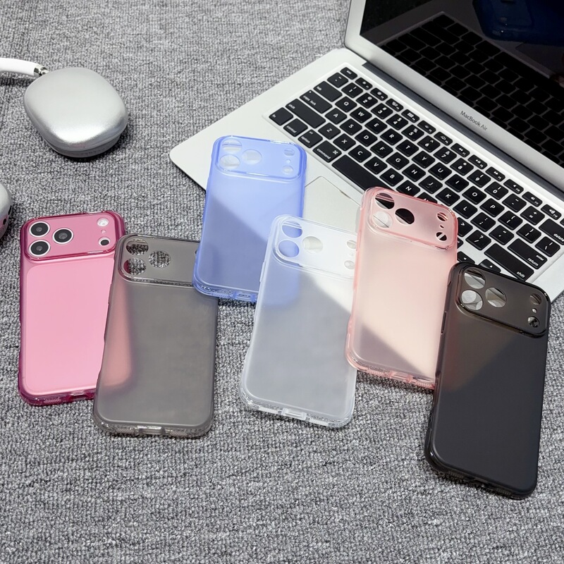 Simple solid-color airbag-textured phone case, suitable for Apple 18 Pro Max, iPhone 17/16/15, and 14, offering drop protection and a soft feel Simple solid-color airbag-textured phone case, suitable for Apple 18 Pro Max, iPhone 17/16/15, and 14, offering drop protection and a soft feel