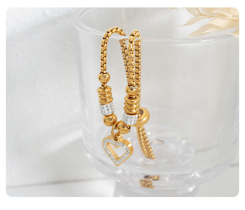 Daily Occasion 304 Stainless Steel Material Heart Shape Pattern PVD Coated Real Gold Plated 18K Gold Heart Shape Titanium Steel Elegant Shiny Waterproof Non Tarnish 304 Stainless Steel Bracelets