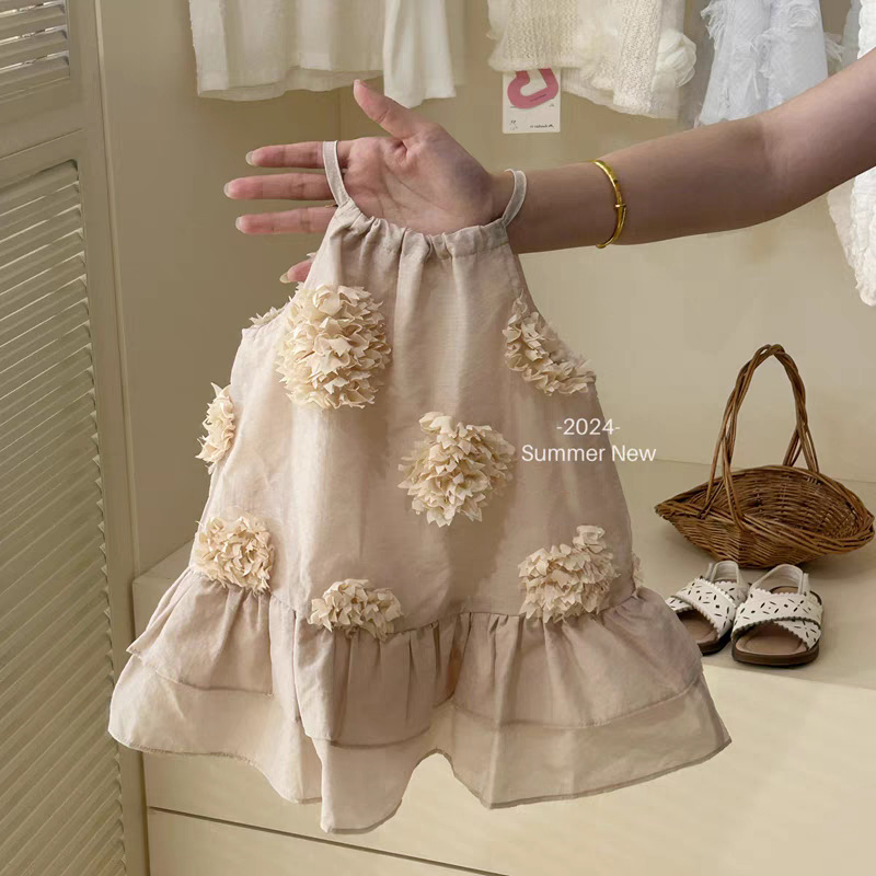 Vestido de verano salado para siete niñas, vestido de princesa de estilo occidental, nuevo cuello colgante de flor tridimensional para niños, falda casual de estilo occidental coreano