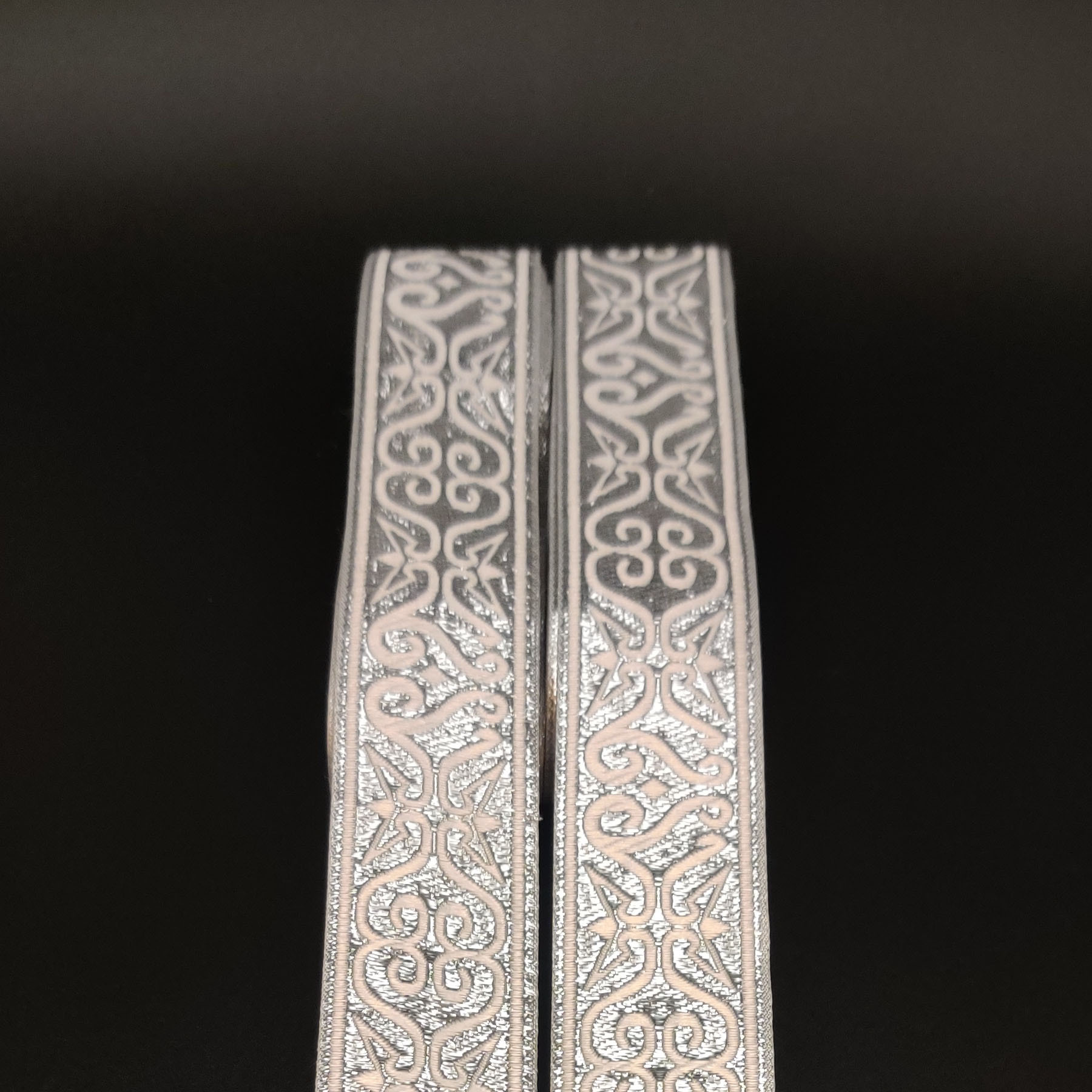 3,3 cm Ordenador Jacquard cinta de seda oro hilo plata estilo étnico etapa ropa textil hogar almohada decorativa borde cinturón tejido