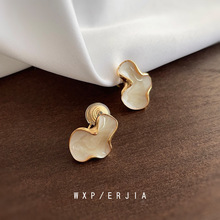 �����|������P���A��ʽС����Ҏ�t�߼��а�ɫ���Ԛ��|�o�������