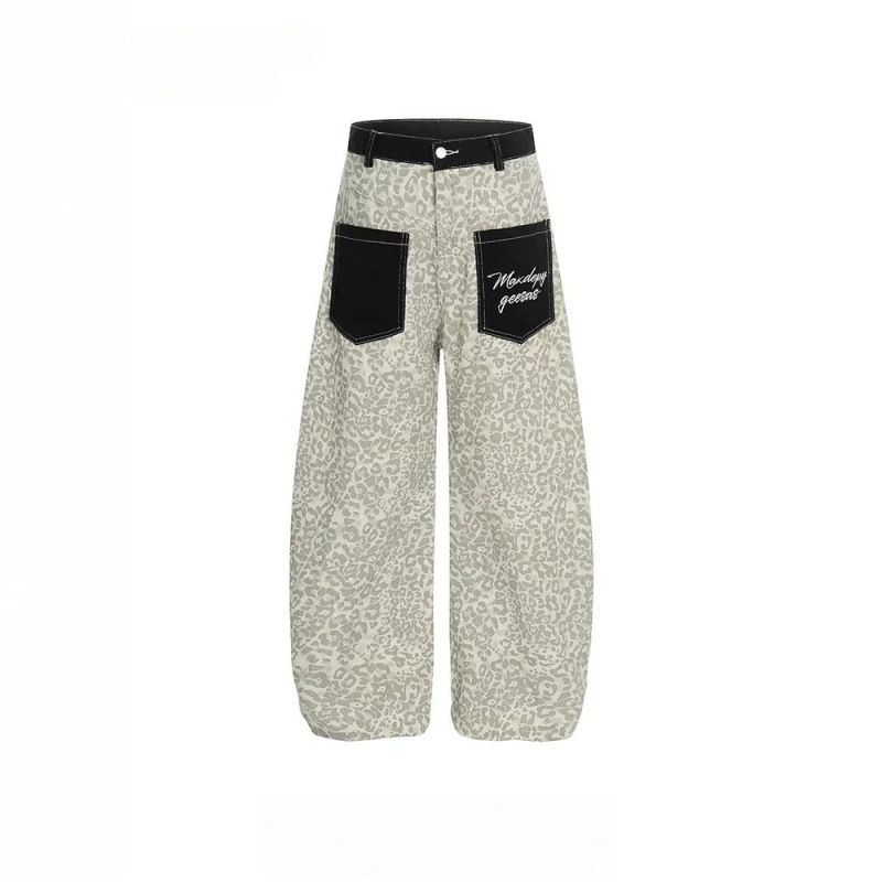 Trendy American high street retro leopard print patch pocket jeans for men and women, loose street style wide-leg curved casual pants Trendy American high street retro leopard print patch pocket jeans for men and women, loose street style wide-leg curved casual pants