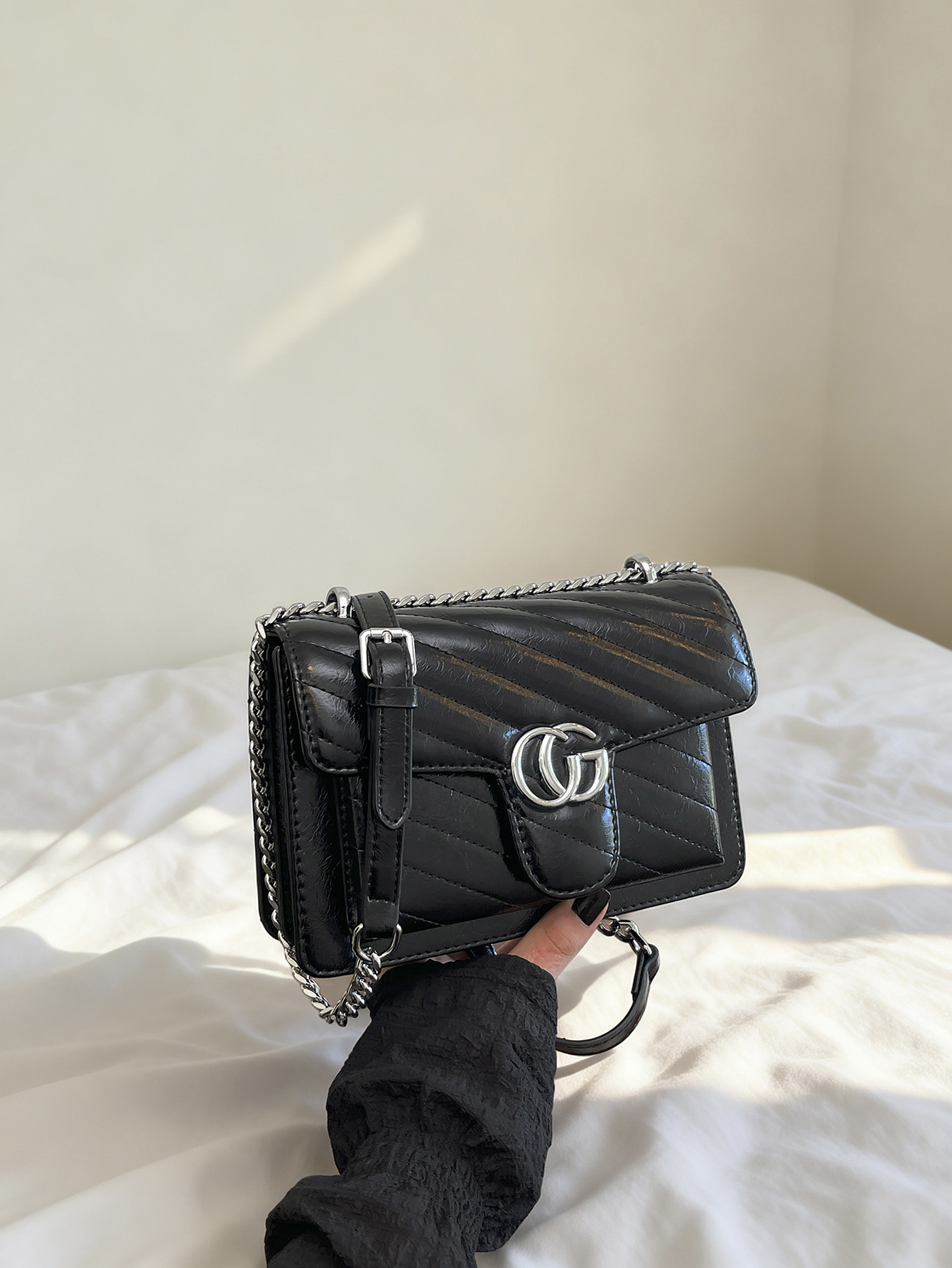 Comercio exterior bolso de explosión simple retro ondulado bolso de amor bolso de hombro para mujeres sensación de diseño de lujo ligero