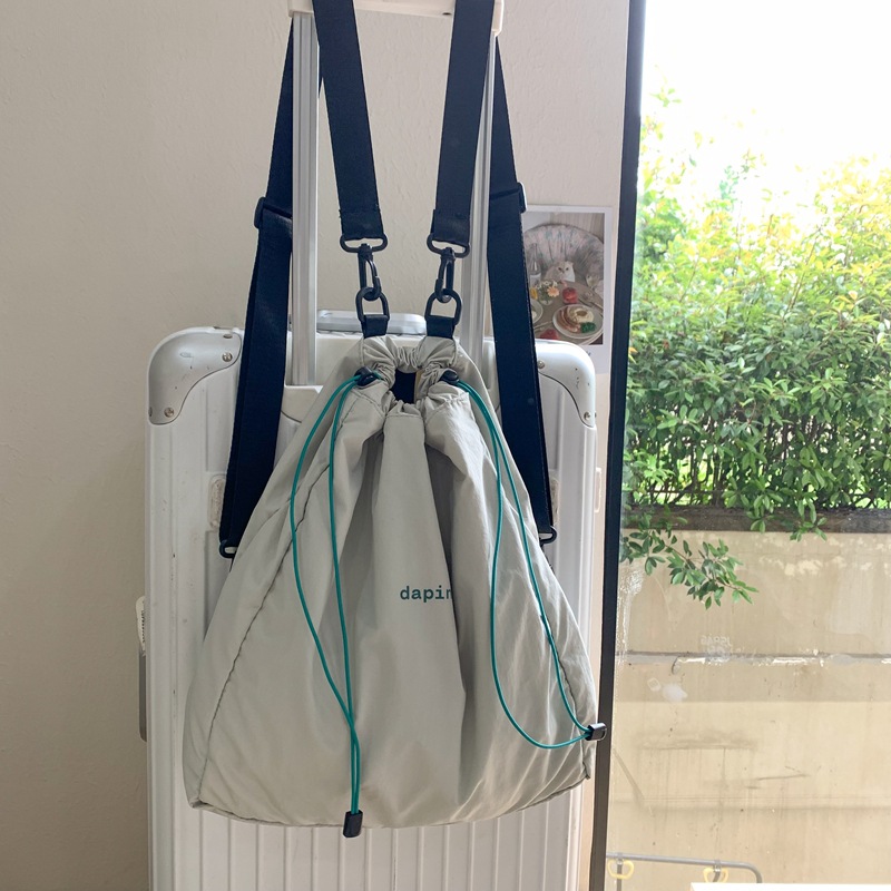 회색