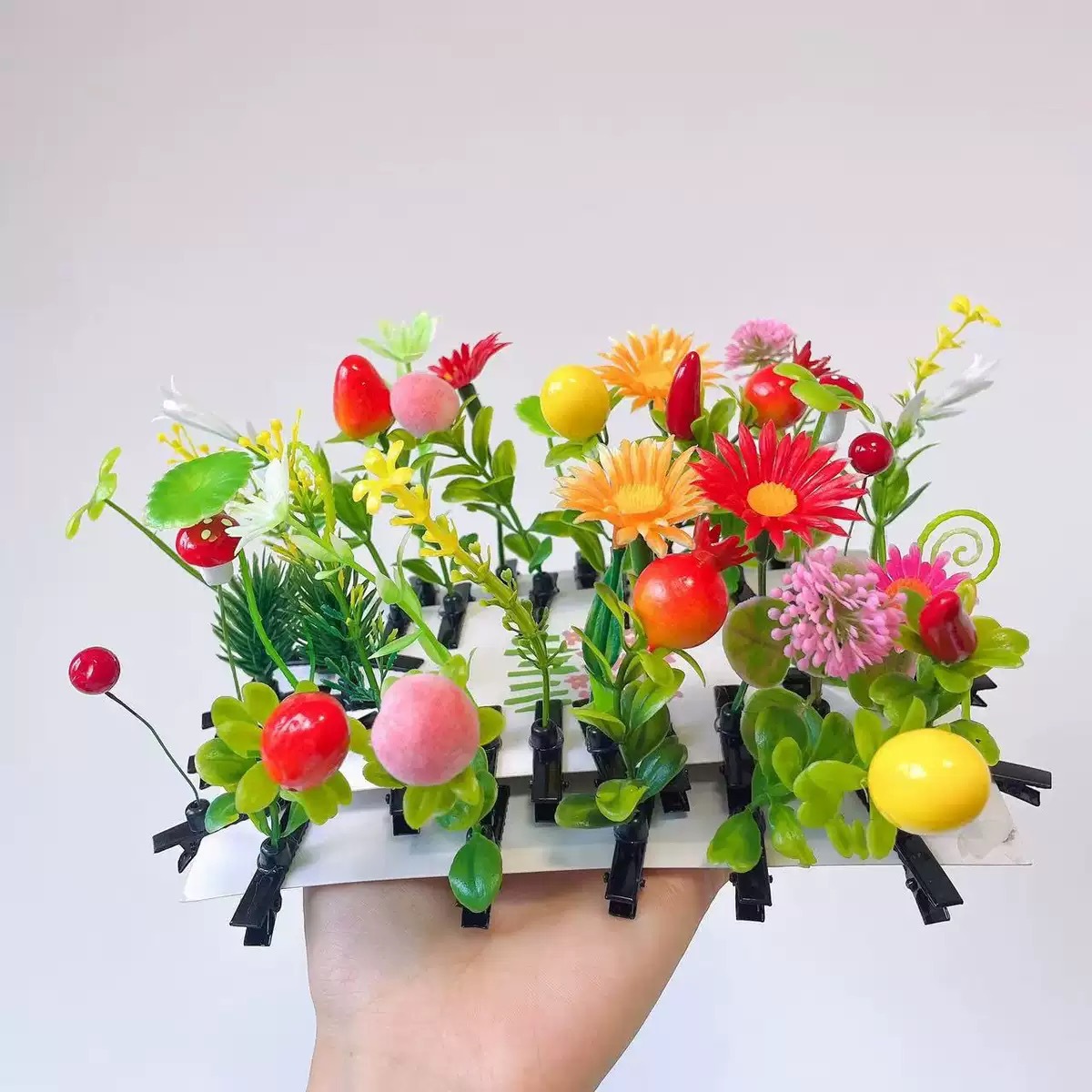 Venta de artefactos de hierba, brote de frijoles, tarjeta de pelo de hierba larga en la cabeza de la flor, imitación de hierba de agua, tiendas de flores al por mayor.