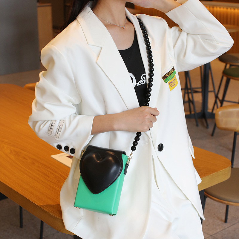 Unique checkered crossbody bag, small square bag, fashionable and high-quality phone bag, 2024 new love-themed phone bag