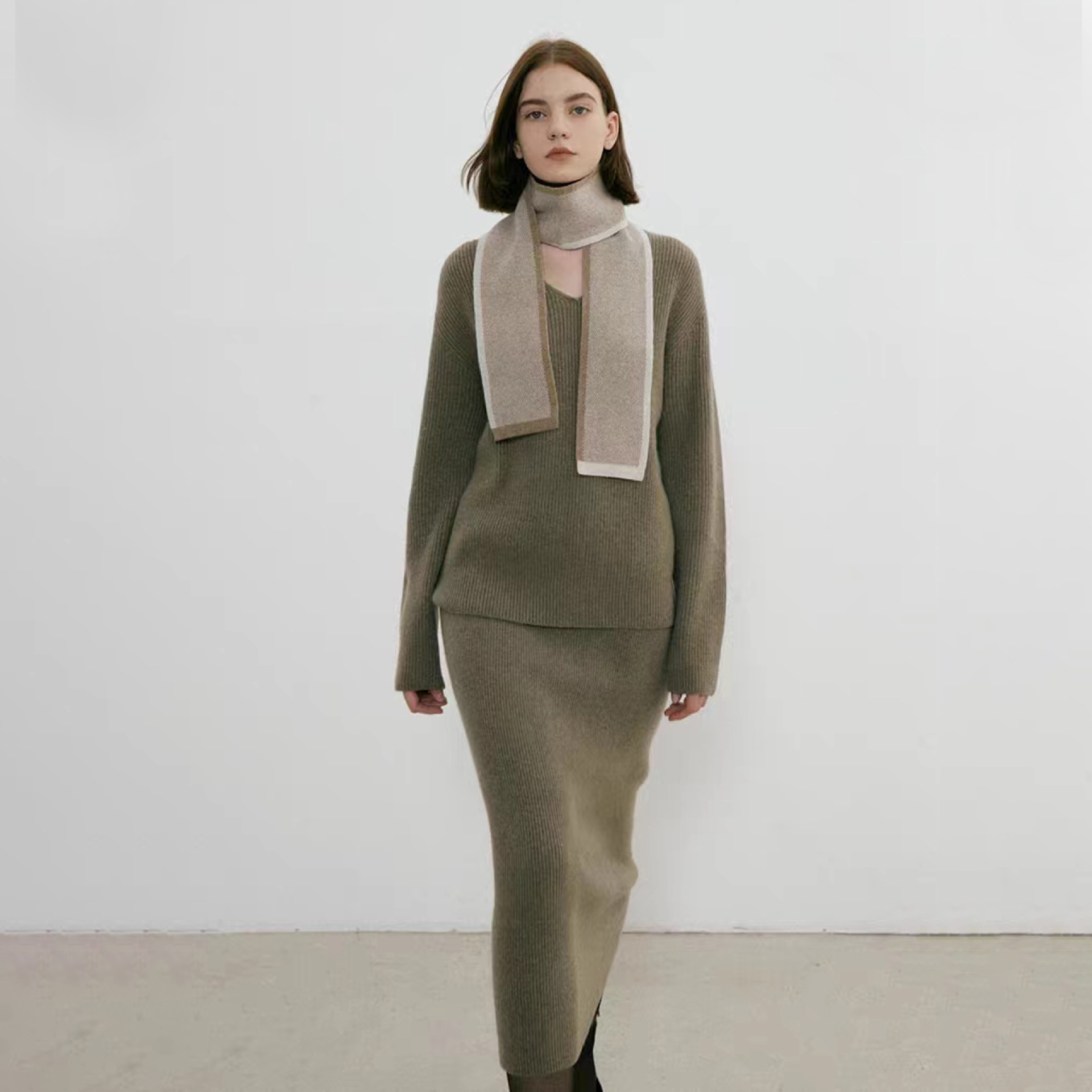 Temperament Little Artifact~Autumn and Winter New South Korean Minority INS Style Color Matching Warm Knitted Scarf Neck_voghion.com