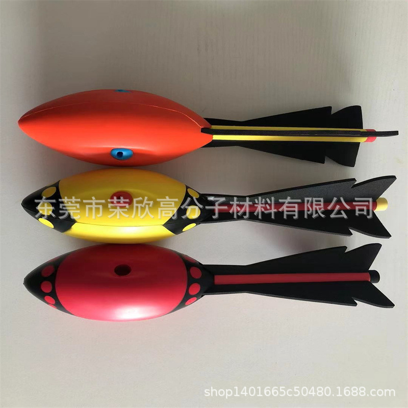 Fabricante spot PU bola de misiles juguetes deportivos al aire libre para niños con silbato torpedo con cola torpedo suave jabalina
