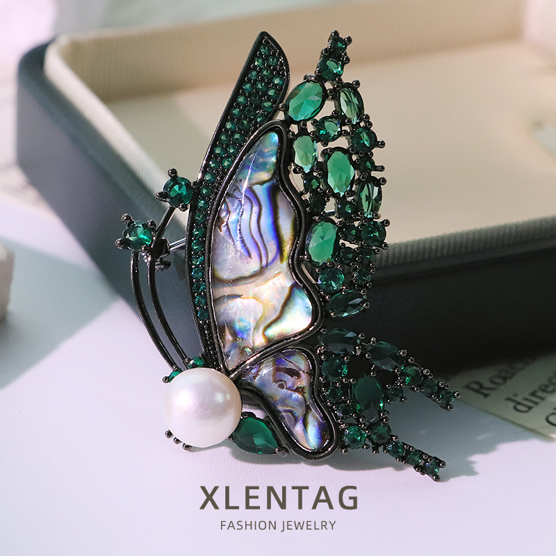 Perlas naturales abollo verde zircon mariposa broche decoración de alta calidad flor de pecho temperamento elegante brazalete versátil