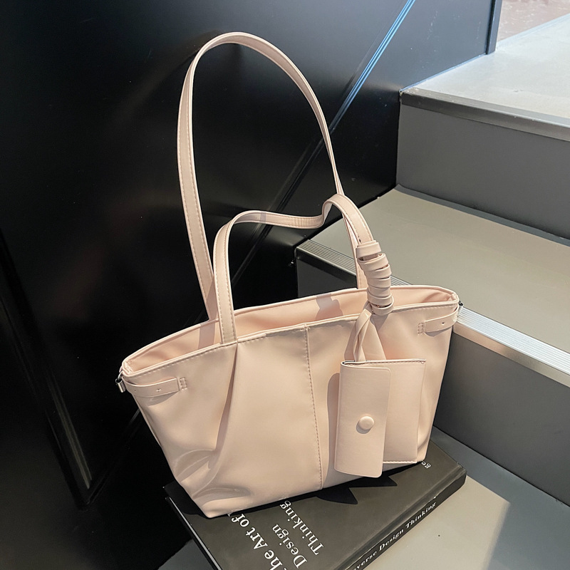 Niche Retro Tote Bag for Women 2025 New Large Capacity Lazy Style Casual Versatile Handheld Armpit Shoulder Bag