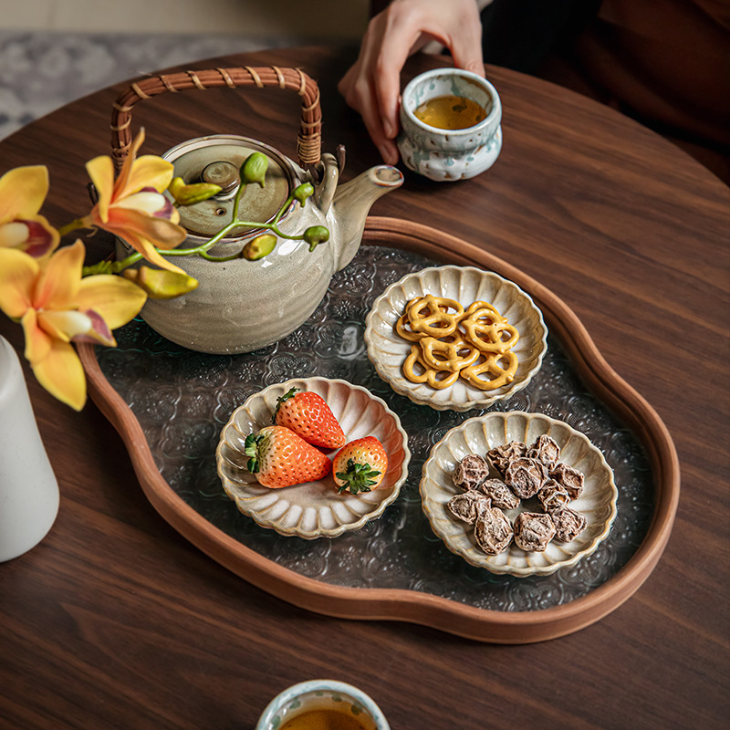 Plato con sabor a pétalos retro amarillo Fangju Plato de condimento japonés Plato pequeño de cerámica Salsa para barbacoa Plato pequeño Exportación transfronteriza
