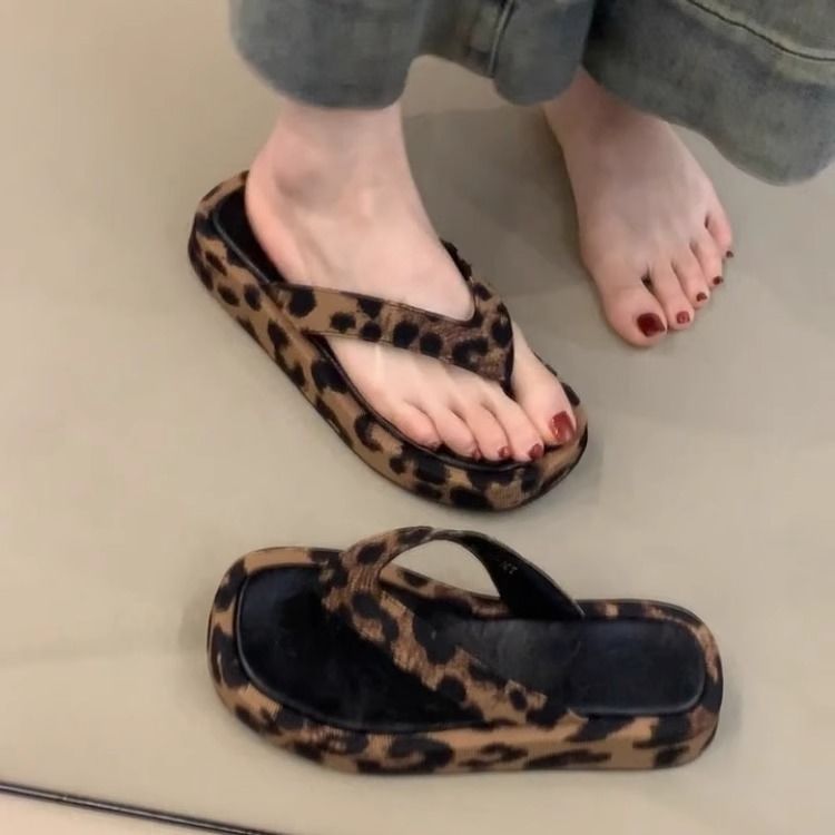 2025 New Summer Leopard Print Thick-Soled Flip-Flops for Women to Wear Outside, Flip-Flops, Soft-Soled Daily Casual Beach Sandals
