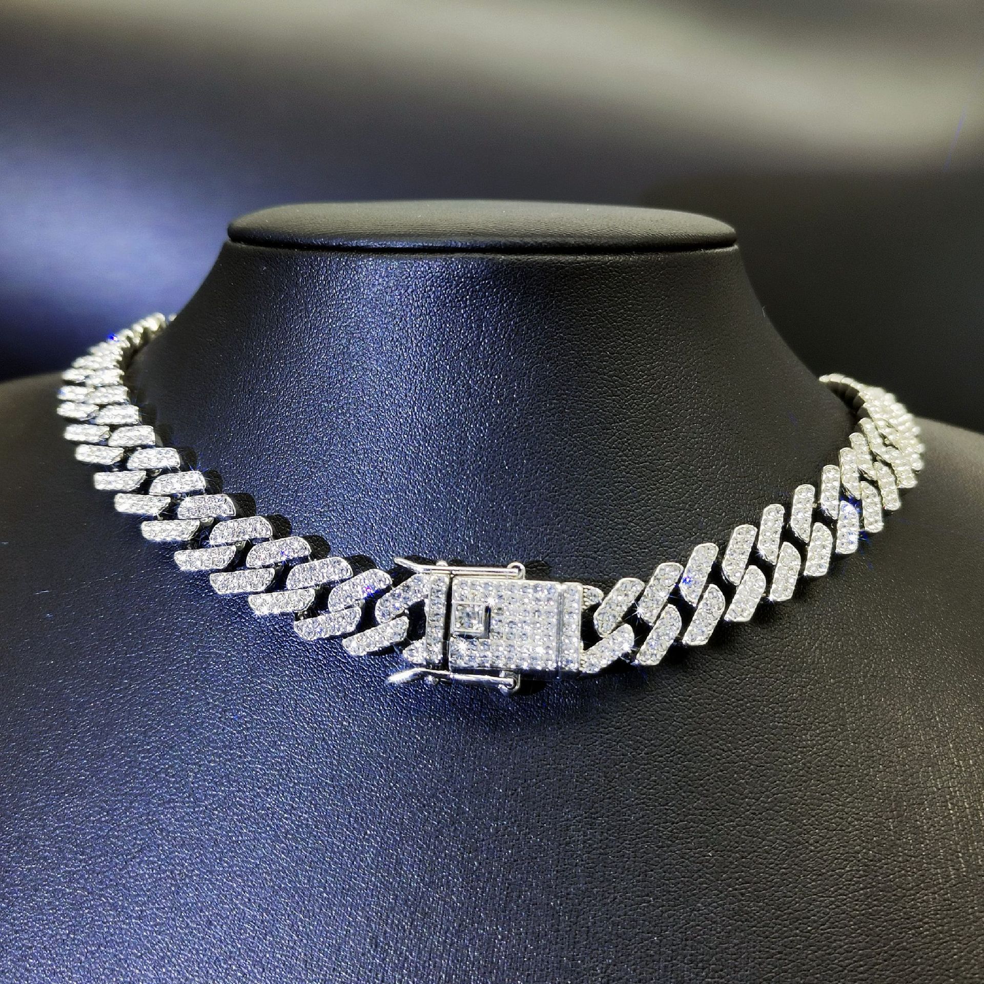 Cuban Link Chain Necklace And Bracelet Set With Diamond Details_voghion.com