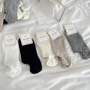 Spring and Summer Vertical Striped Boat Socks for Women, Non-Falling, Non-Slip, Shallow Mouth, Invisible Thin Summer Socks for Women, Breathable