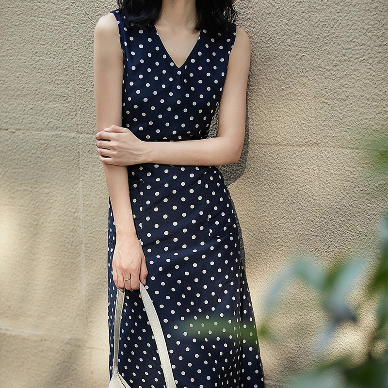 Hepburn Style Polka Dot Silk Cotton Vest Skirt Mulberry Silk Dress V Neck Sleeveless Suspender Long Skirt Summer Women's Clothing Hepburn Style Polka Dot Silk Cotton Vest Skirt Mulberry Silk Dress V Neck Sleeveless Suspender Long Skirt Summer Women's Clothing