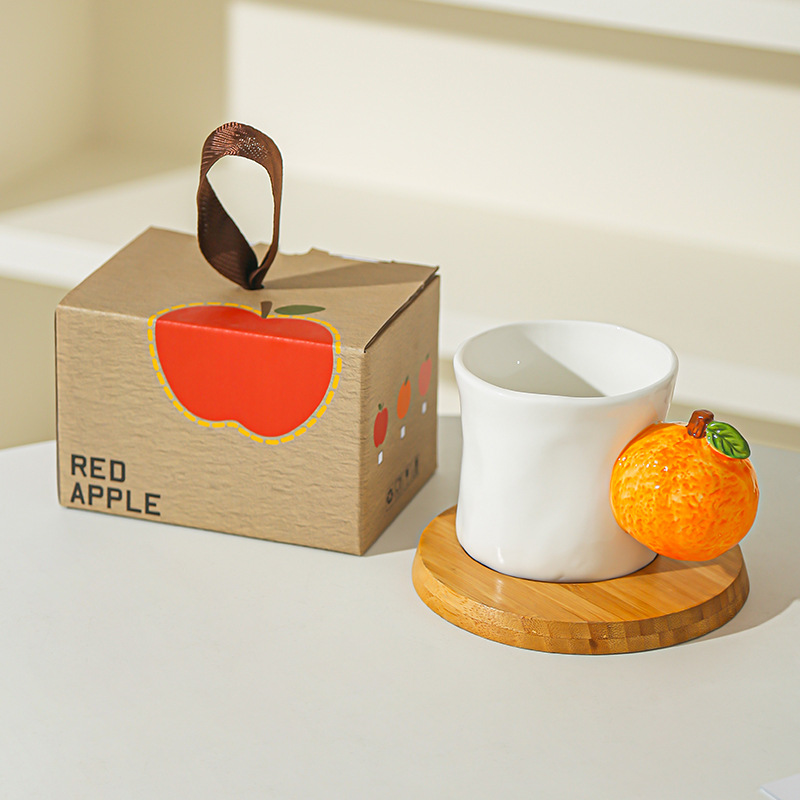 Taza de fruta creativa Taza de café Taza de cerámica de regalo de apertura Taza de agua doméstica de melocotón de manzana linda
