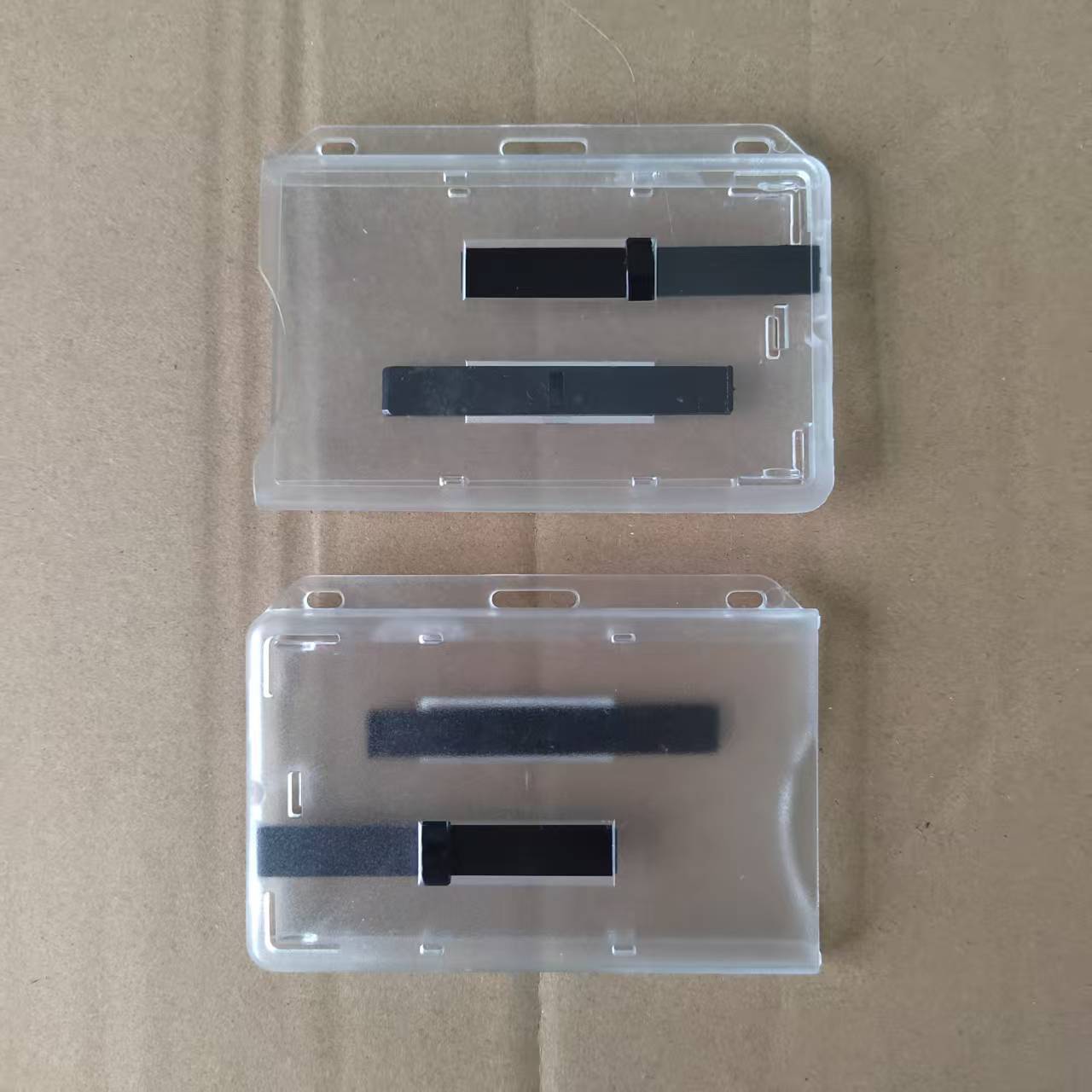 厂家批发塑料带滑动装置横竖两用滑出式PC证件卡，推杆卡套