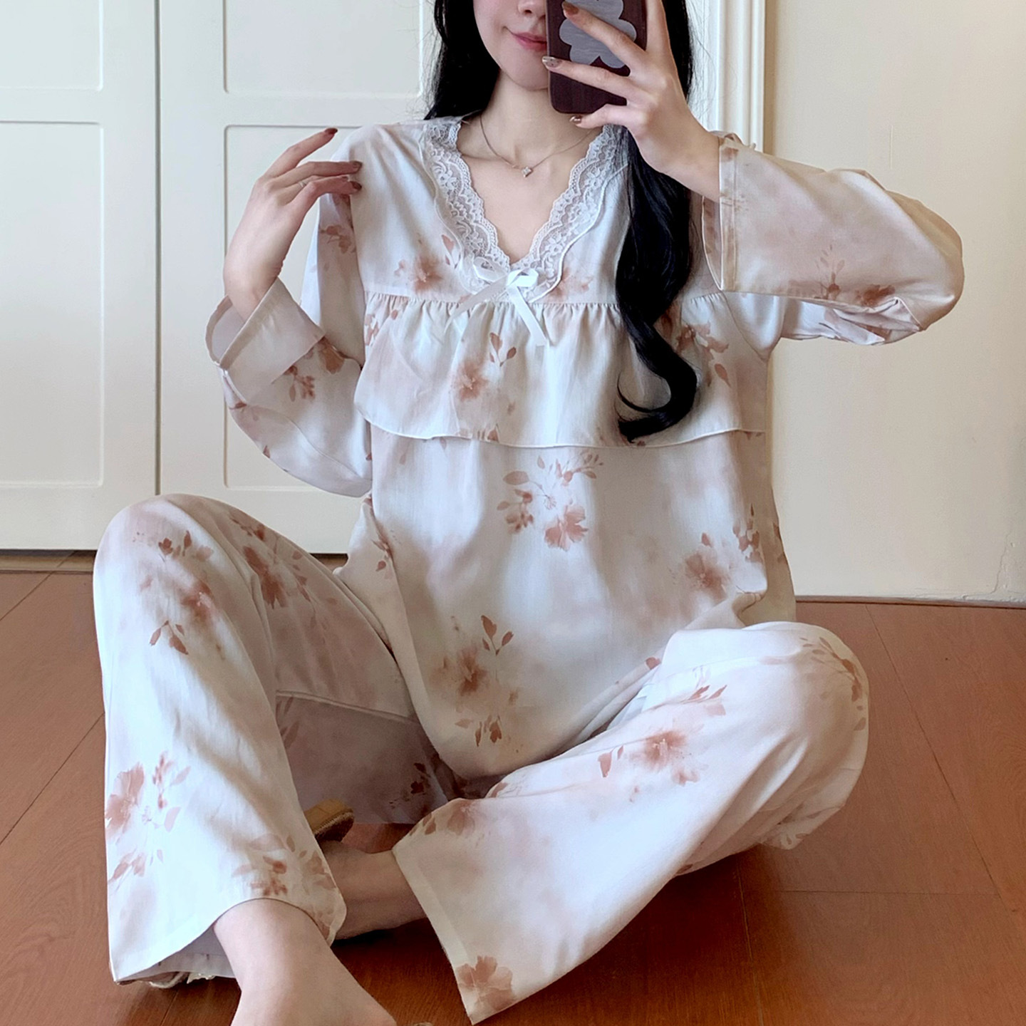 Spring and Summer Long-Sleeved Cotton Silk Pajamas for Women, Anti-Bump, Can Be Worn Outside, Home Wear, No Need to Wear Underwear, Printed Air-Conditioned Clothing Set