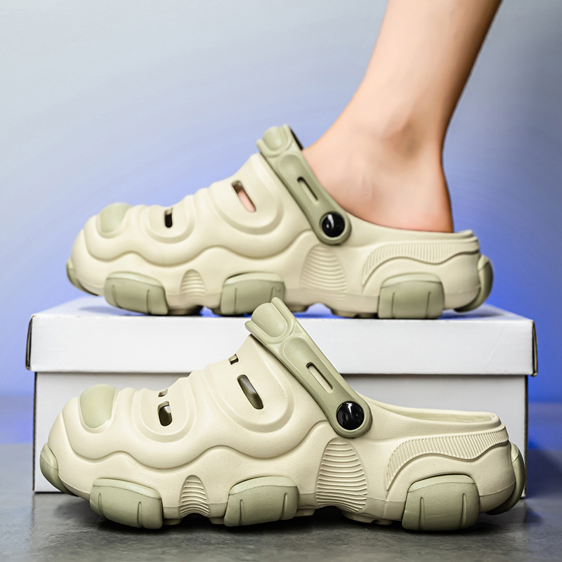 Black and White Panda Summer Nuevo estilo de gran tamaño Baotou Zapatos con agujero de un pie Sandalias de dos piezas EVA Zapatillas de playa para hombre