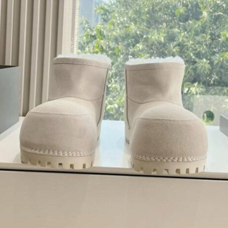 오프화이트 로우컷 인조 울