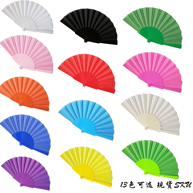 Ventilador fresco de verano, ventilador plegable de plástico de color caramelo, 13 colores, puede imprimir imágenes, ventilador publicitario