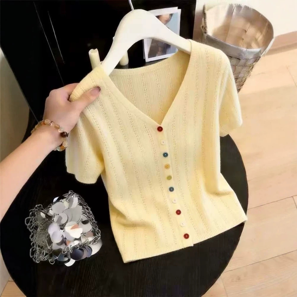 Áo thun nữ dệt kim họa tiết rỗng tay ngắn form chuẩn — màu thiên thanh chi tiết 1