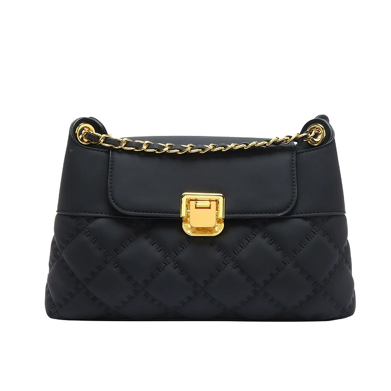 One-shoulder bag with diamond pattern, Chanel style, chain bag, 2023
