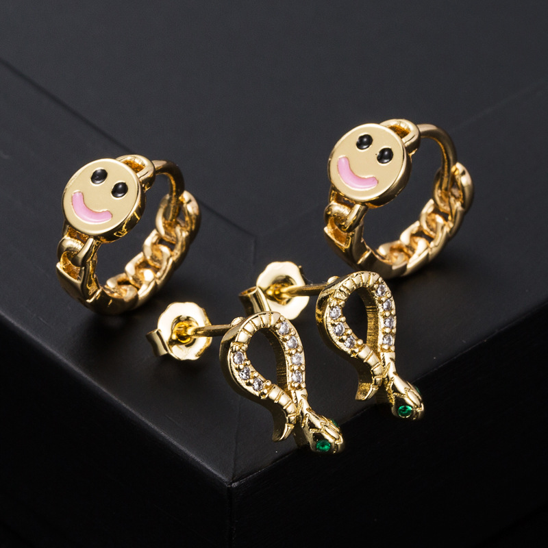 Vintage Fashion Circle Smiley Geometric Copper Inlaid Zircon Earrings display picture 3