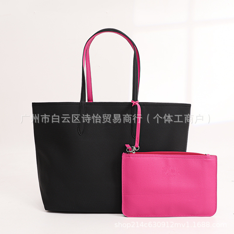 블랙에 로즈 레드