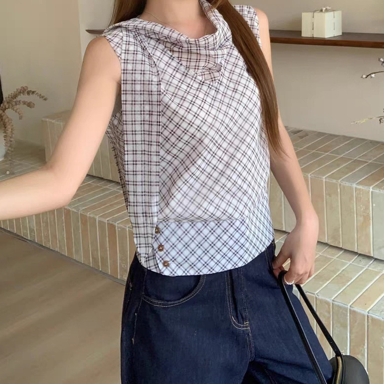 Korean-Style Flutter Collar Plaid Sleeveless Shirt for Women, New Summer Style with a Pure and Alluring Design, Slimming and Versatile for Commuting Korean-Style Flutter Collar Plaid Sleeveless Shirt for Women, New Summer Style with a Pure and Alluring Design, Slimming and Versatile for Commuting