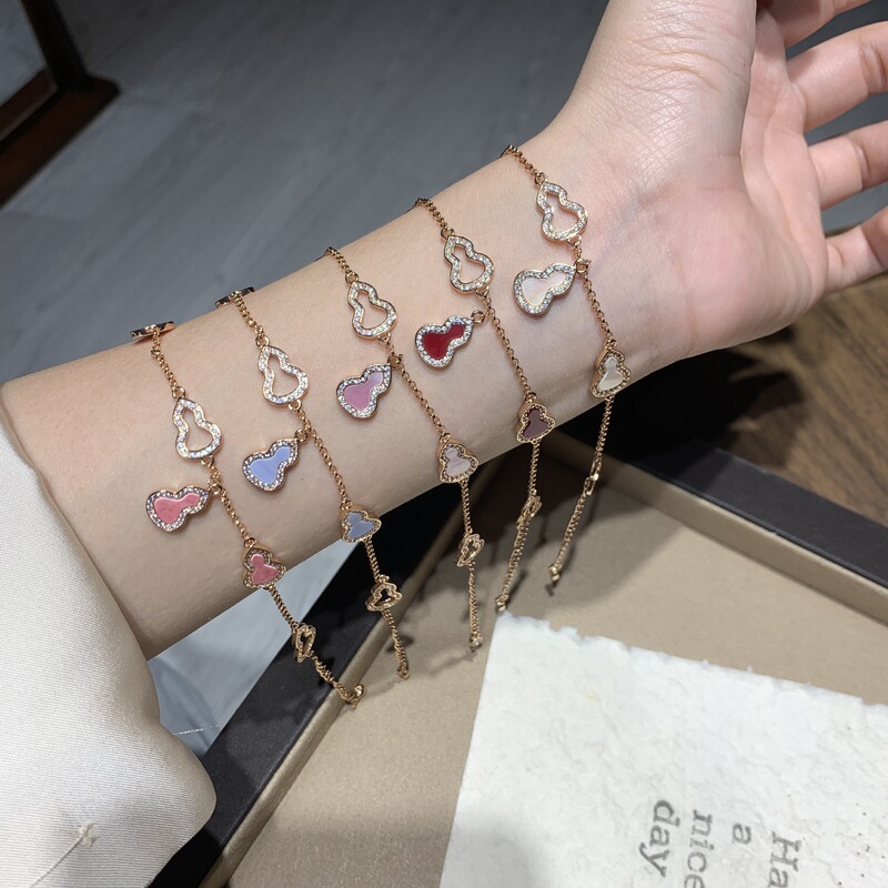 "Lubao Hongfulu" Gourd Bracelet for Women, Accessible Luxury and High-End Purple Chalcedony Gourd Bracelet, Versatile and Elegant "Lubao Hongfulu" Gourd Bracelet for Women, Accessible Luxury and High-End Purple Chalcedony Gourd Bracelet, Versatile and Elegant