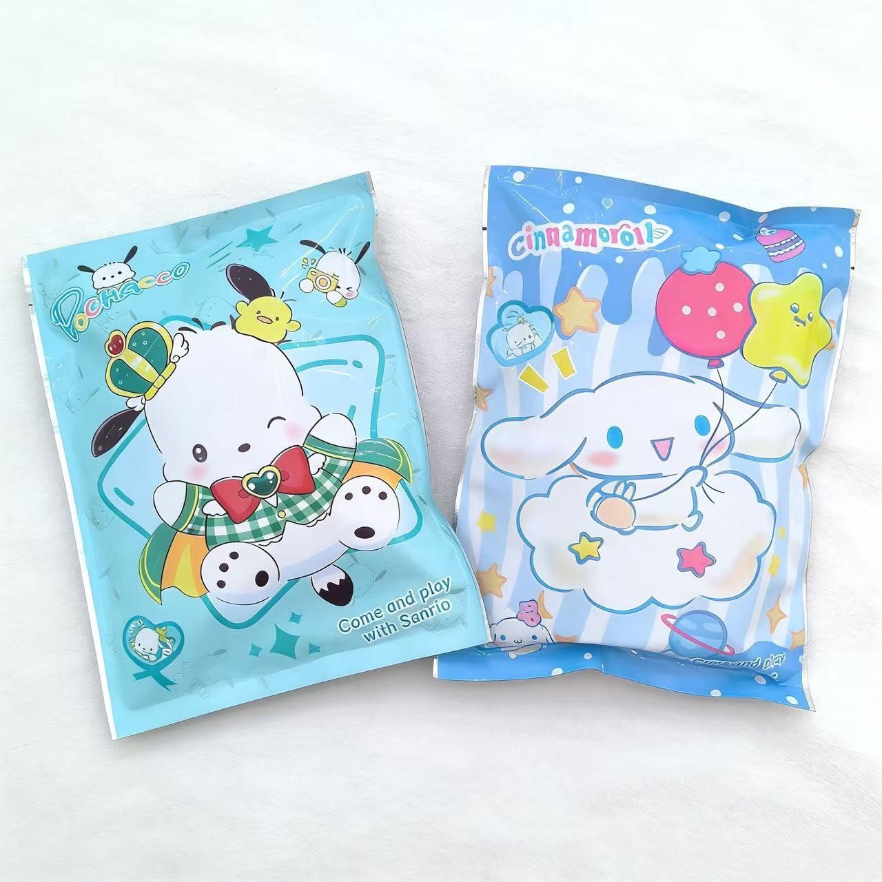 Bolsas ciegas de dibujos animados creativos paquetes de regalo sorpresa para niños estudiantes alrededor de la tienda de juguetes bolsas ciegas regalos del día de los niños al por mayor