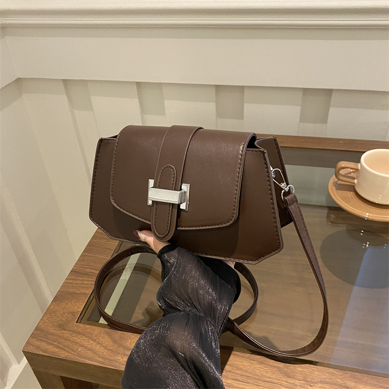 Bolso de hombro popular de este año para mujer 2024 invierno nuevo bolso de mensajero de moda estilo coreano simple bolso cuadrado pequeño de moda occidental