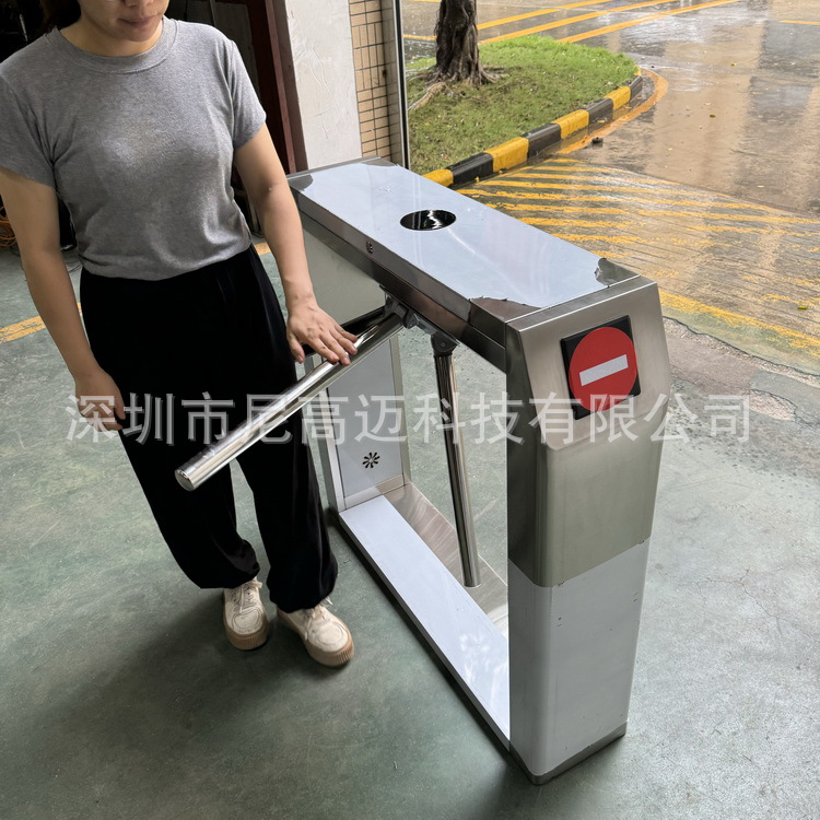 西安饲料工厂单向半高三辊閘港口健身房出入刷卡人脸识别智能滚匝