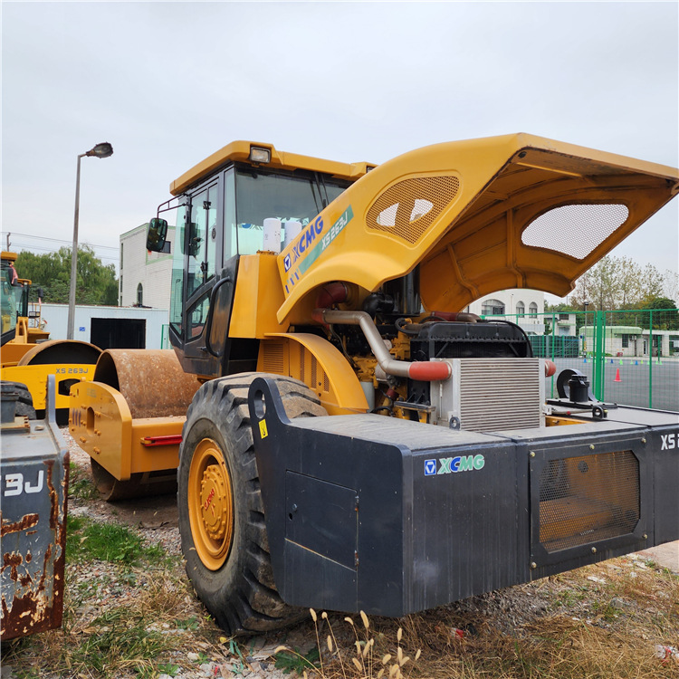 供应二手徐工XS262J吨压路机，26吨振动压路机，徐州26吨压路机