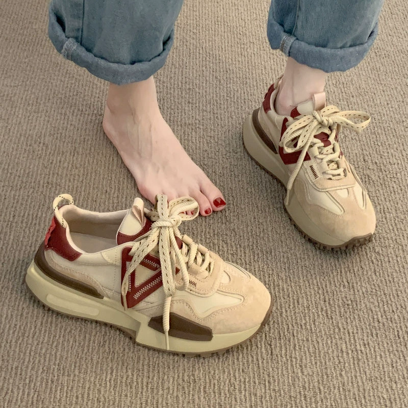 Популярные женские туфли на толстой подошве 2025 весна новые нишевые ретро универсальные моральные тренировочные туфли dad shoes тренд