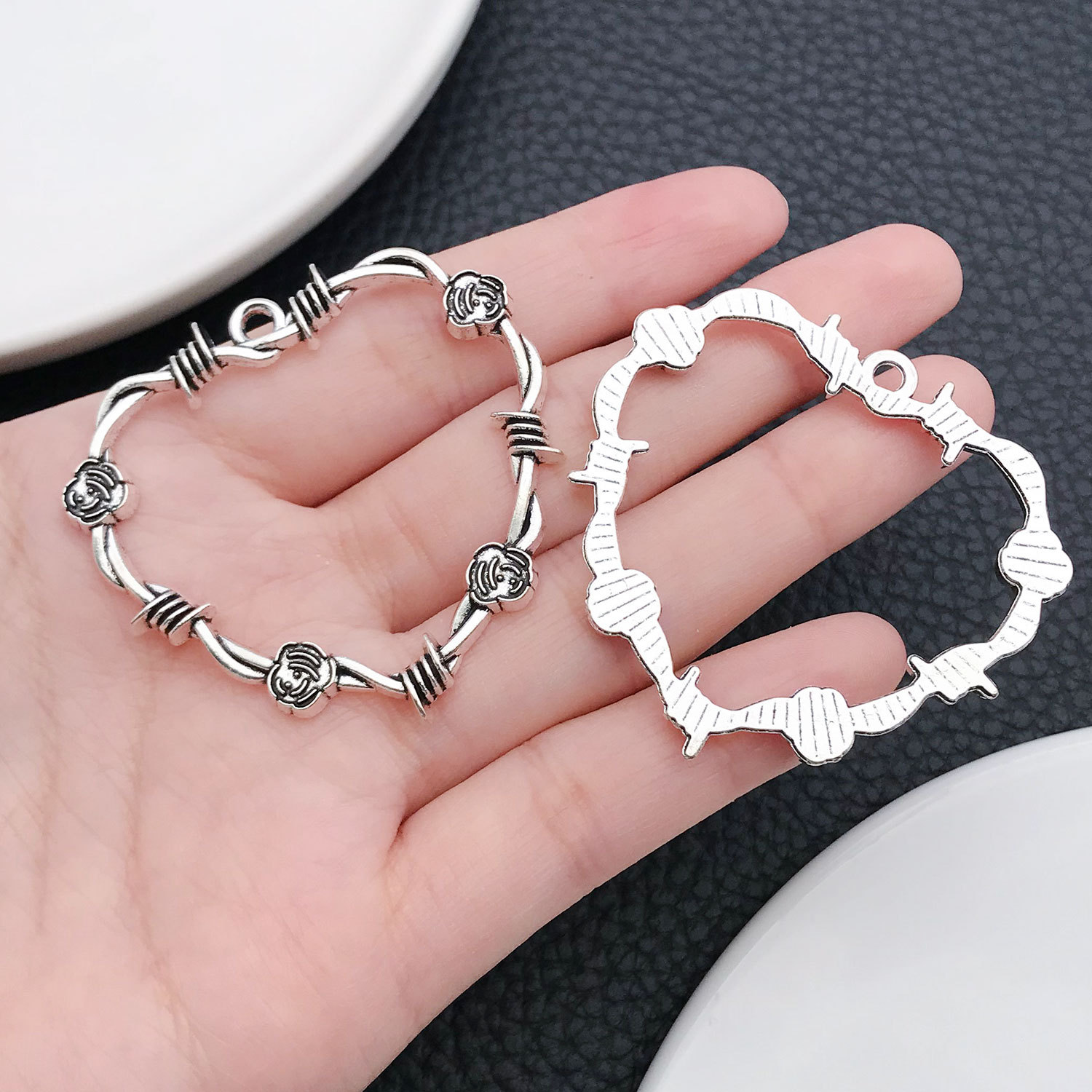 19254-古银梓合金爱心荆棘玫瑰花46x48mm-6.5g